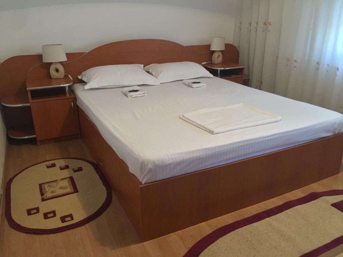 G.Eag - Premium Apartment Oradea Eksteriør billede
