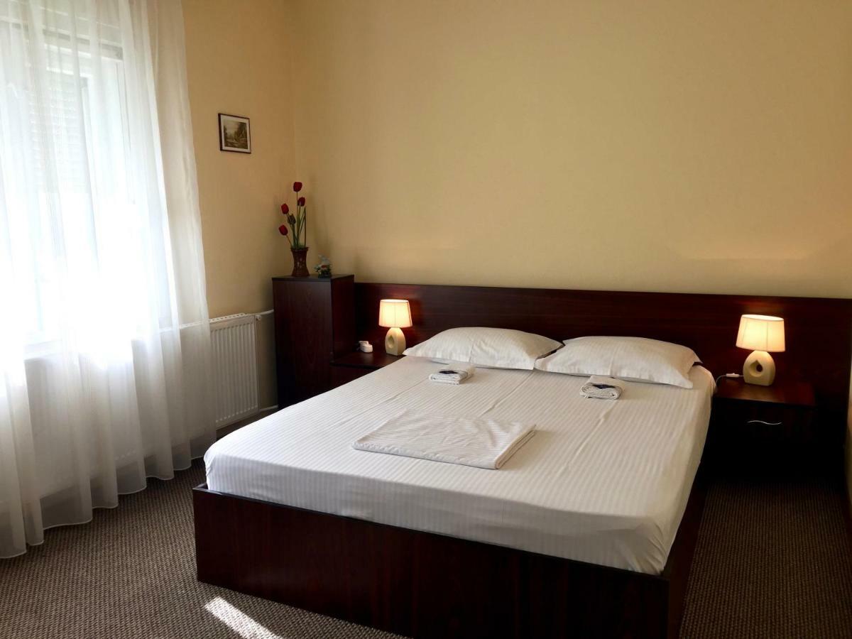 G.Eag - Premium Apartment Oradea Eksteriør billede