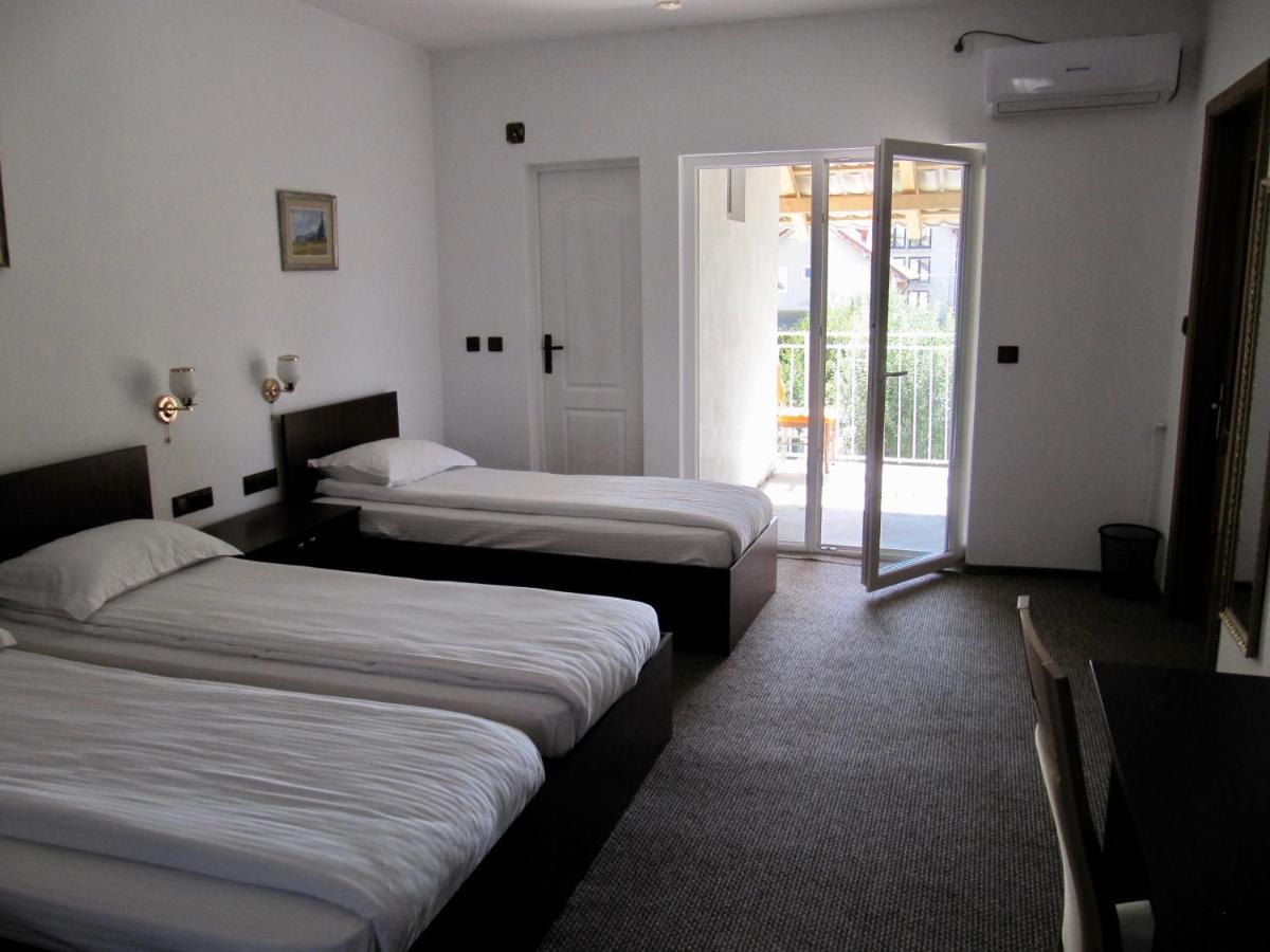 G.Eag - Premium Apartment Oradea Eksteriør billede