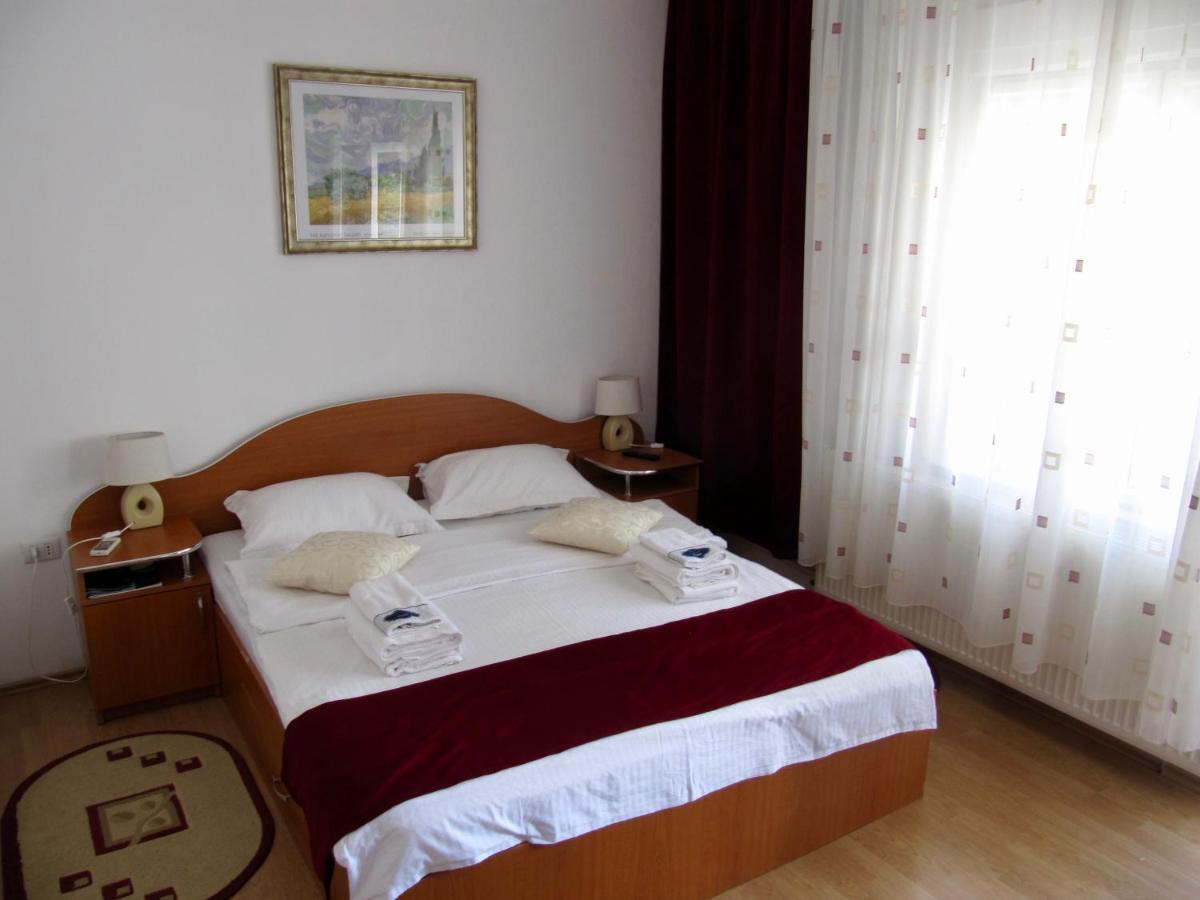 G.Eag - Premium Apartment Oradea Eksteriør billede